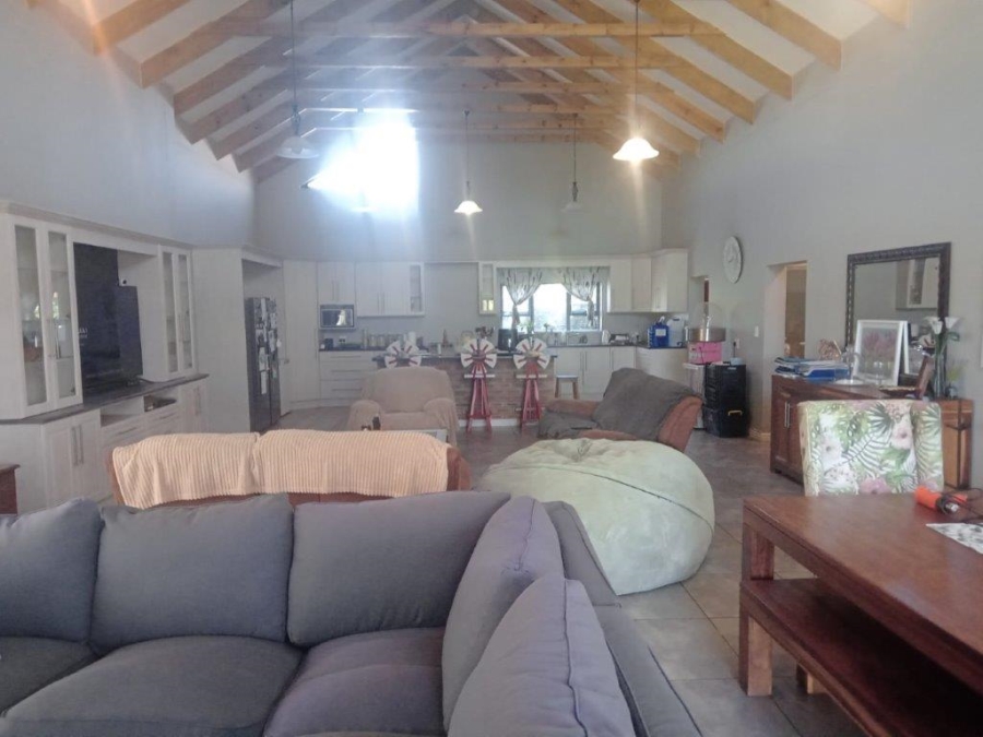 5 Bedroom Property for Sale in Wavecrest Eastern Cape